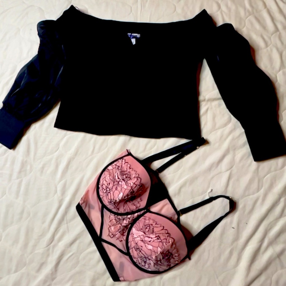 Sexy bustier bra pairs well with blazer or alone super sexy